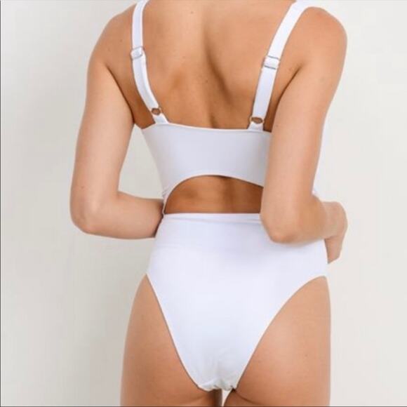 Sexy White Cutout Swimsuit Size Small - Picture 4 of 7